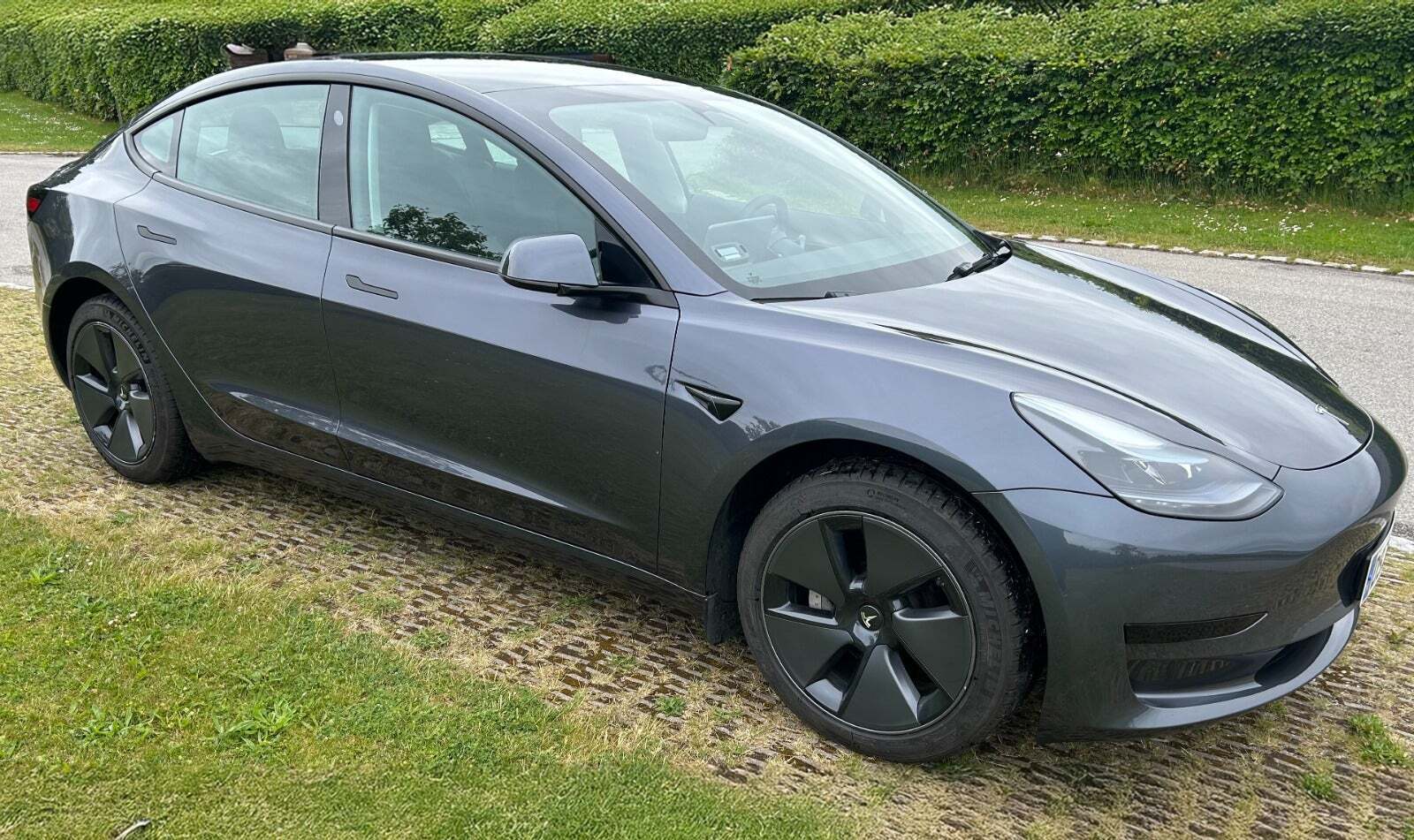 undefined Tesla Model 3 fra 2023 set udefra