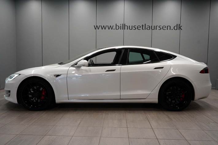 Hvid Tesla Model S fra 2019