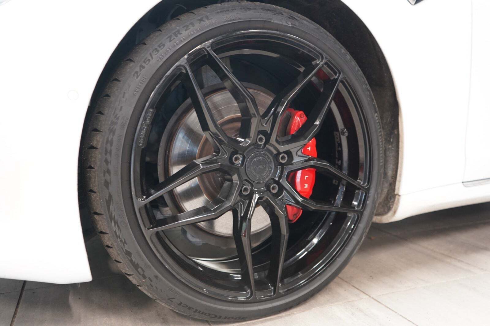 Hvid Tesla Model S fra 2019