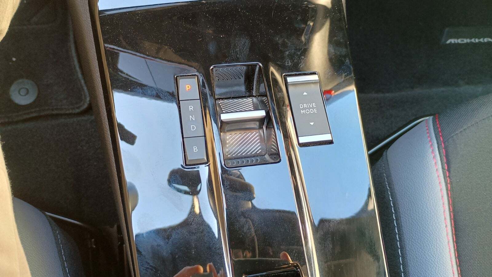 Sort Opel Mokka-e fra 2023