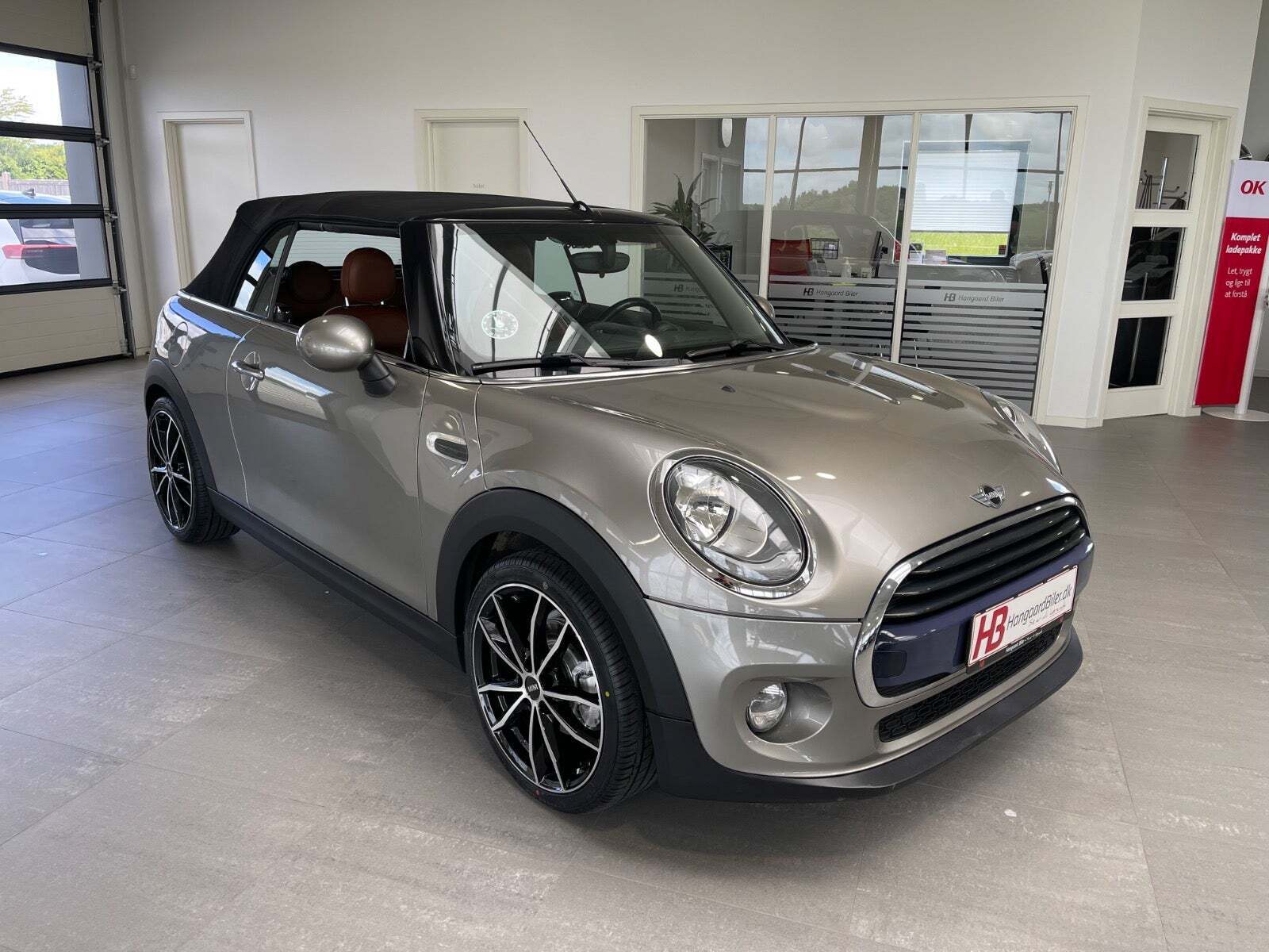 Orange Mini Cooper fra 2016