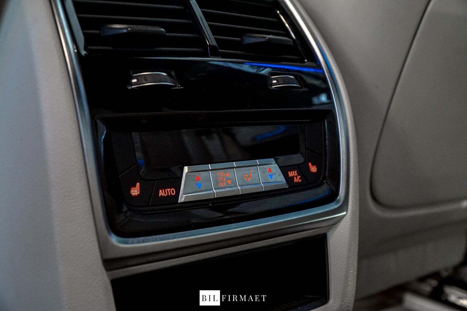 Blå BMW X5 fra 2020