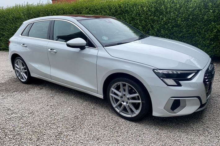 Hvid Audi A3 Sportback fra 2021