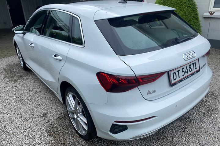 Hvid Audi A3 Sportback fra 2021