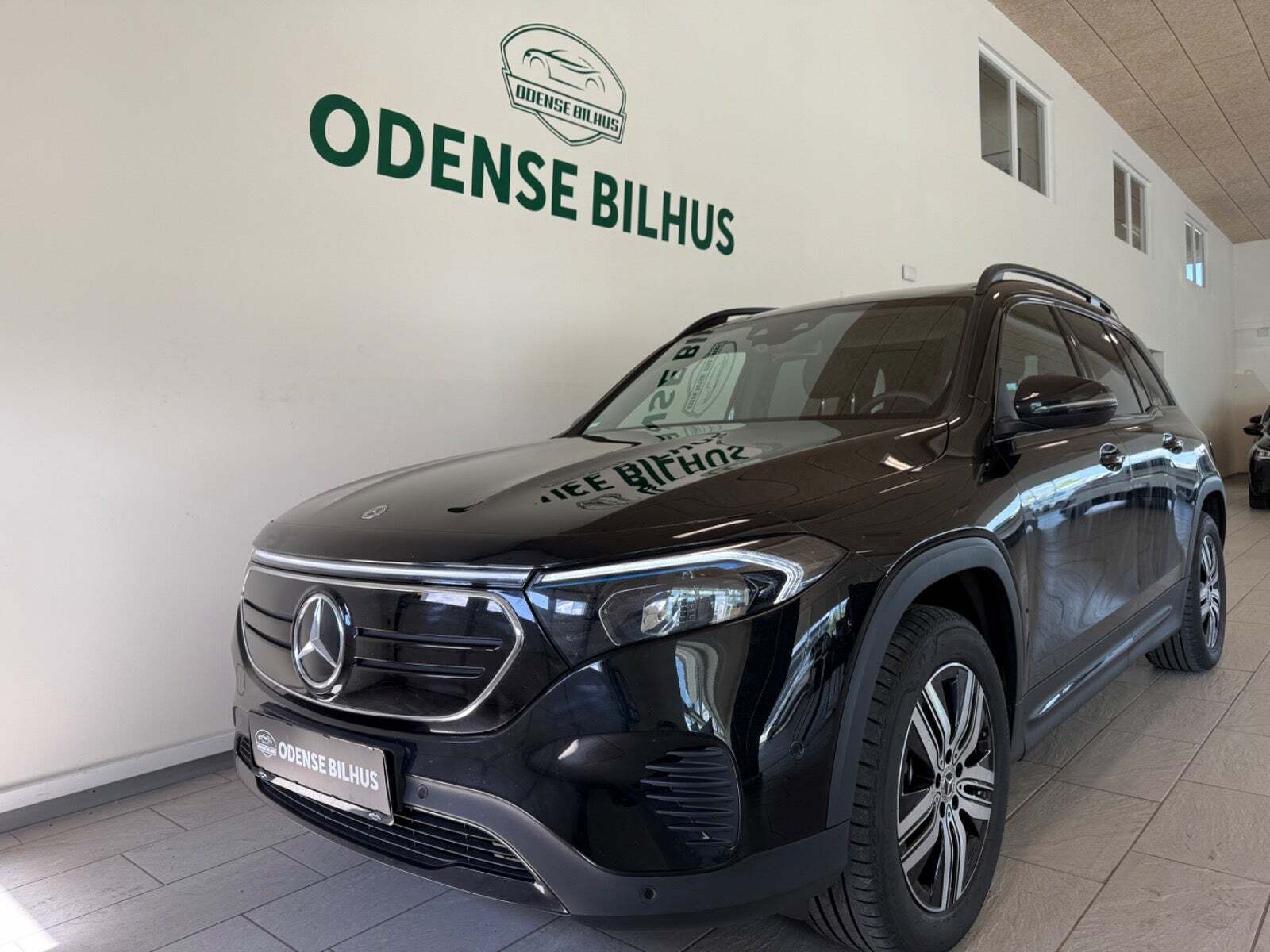 undefined Mercedes EQB250+ fra 2023 set udefra