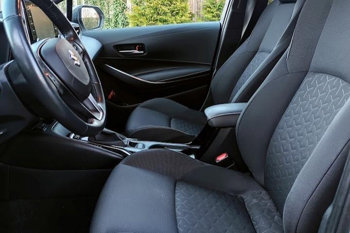 Sølv Suzuki Swace fra 2021
