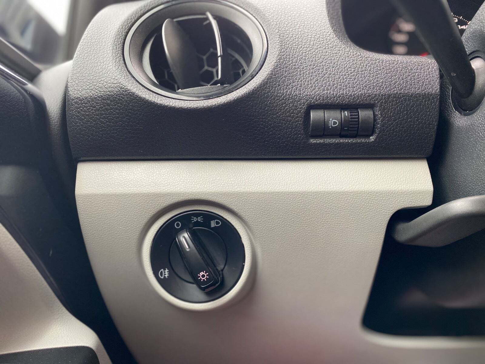 Blå Seat Mii fra 2016