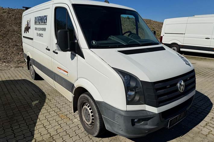 Hvid VW Crafter fra 2016 set udefra