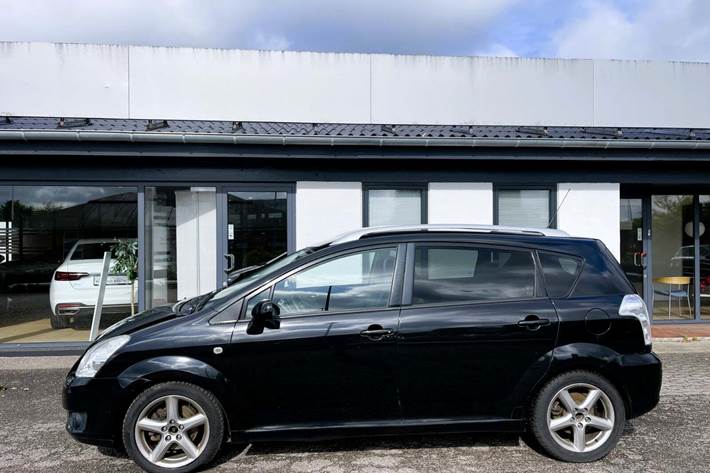 Sort Toyota Corolla Verso fra 2008 set udefra