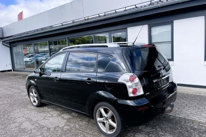 Sort Toyota Corolla Verso fra 2008 set udefra