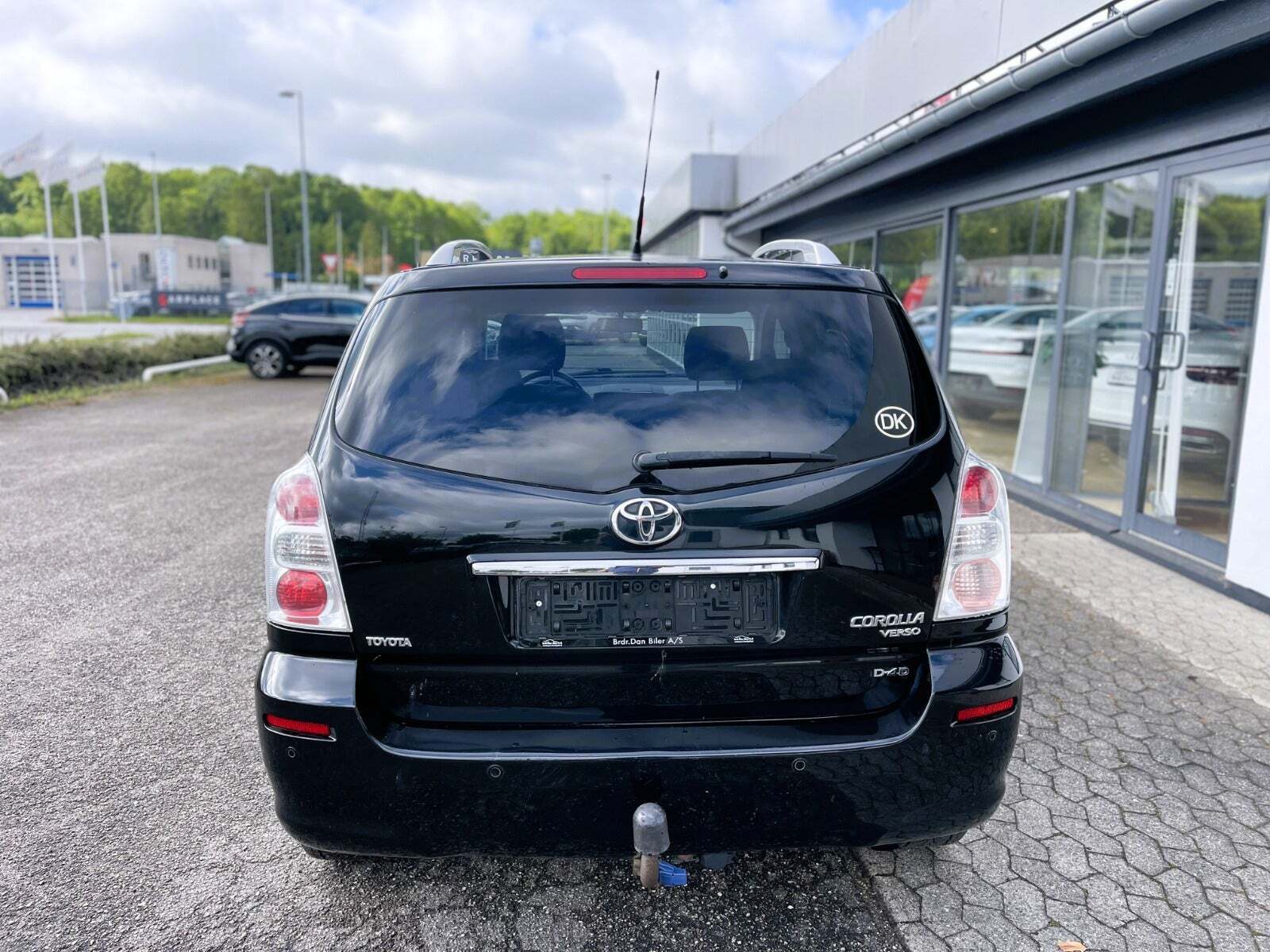 Sort Toyota Corolla Verso fra 2008 set udefra