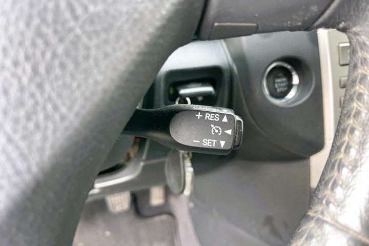 Sort Toyota Corolla Verso fra 2008 set indefra