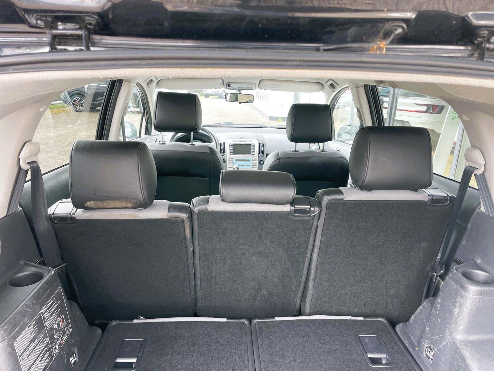 Sort Toyota Corolla Verso fra 2008 set indefra