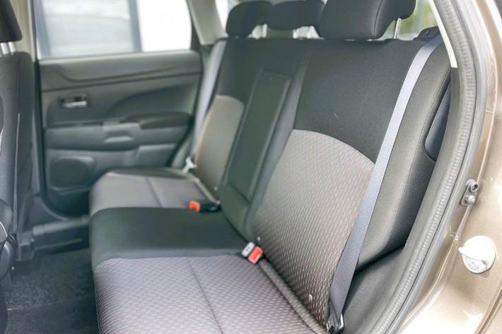 Brun Mitsubishi ASX fra 2017 set indefra