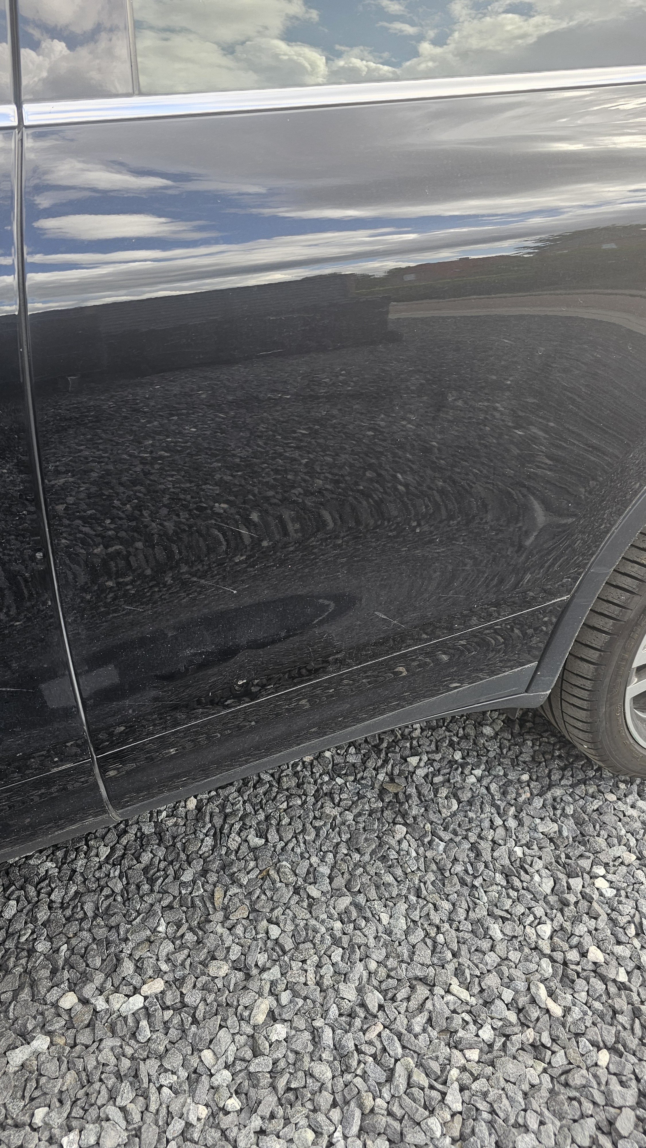 Sort Porsche Cayenne Turbo fra 2010