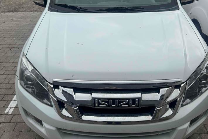 Hvid Isuzu D-Max fra 2015