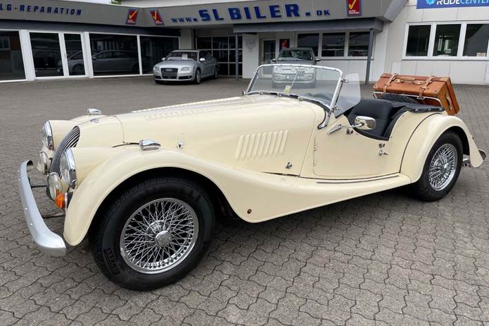 undefined Morgan Plus 8 fra 1980 set udefra