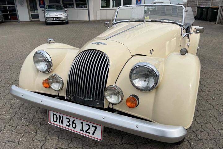 undefined Morgan Plus 8 fra 1980 set udefra