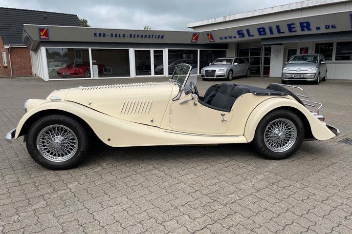 undefined Morgan Plus 8 fra 1980 set udefra