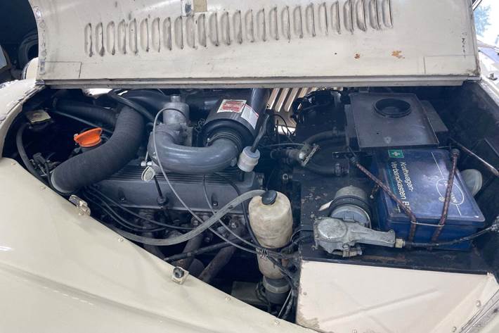 undefined Morgan Plus 8 fra 1980 set udefra