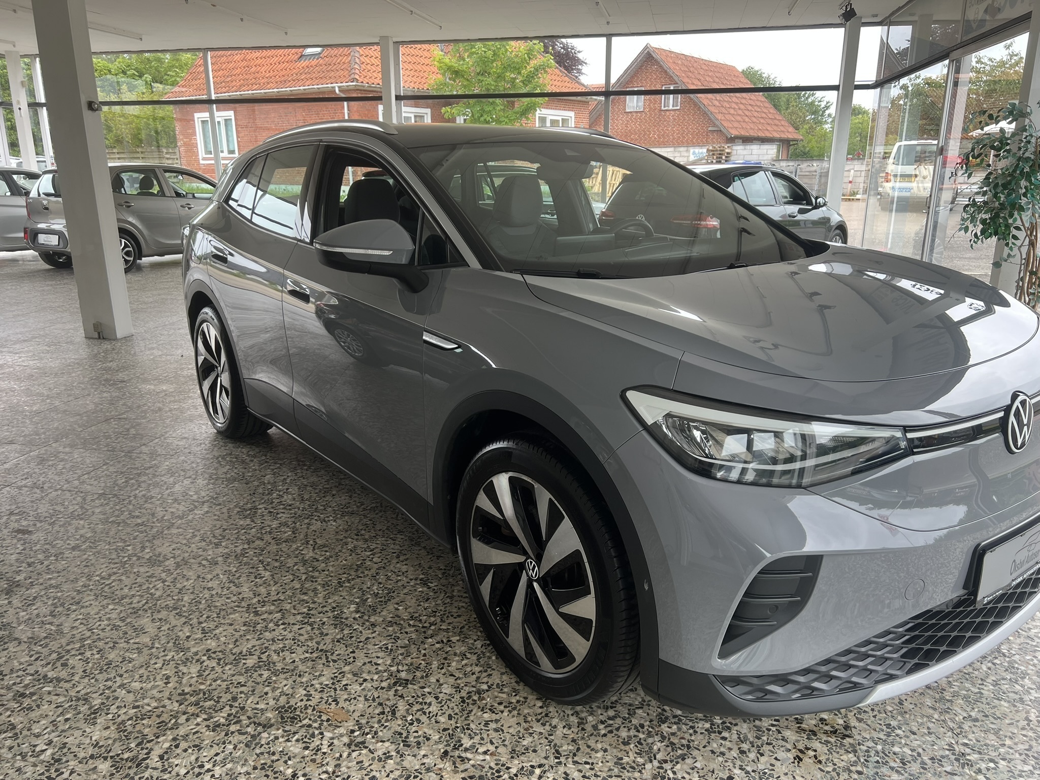 Grå VW ID.4 fra 2021