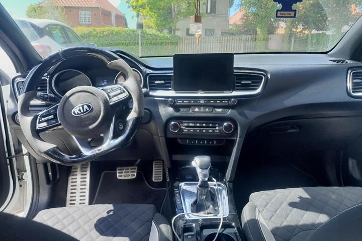Hvid Kia ProCeed fra 2019