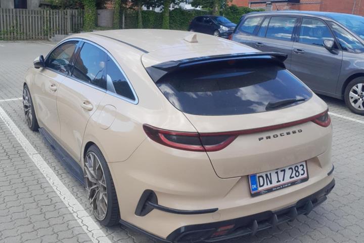 Hvid Kia ProCeed fra 2019
