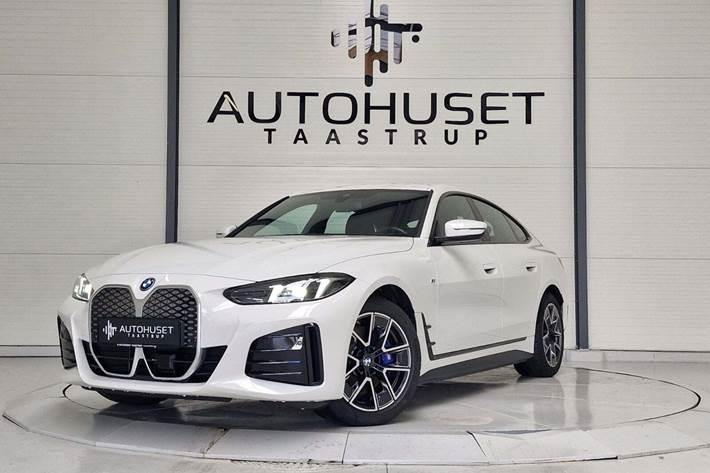 Hvid BMW i4 fra 2025 set udefra