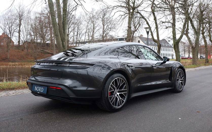 Porsche Taycan 4S