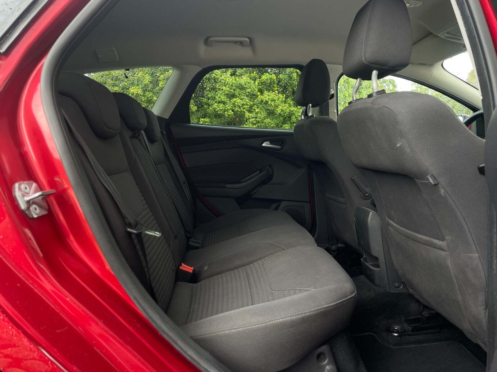 Rød Ford Focus fra 2015