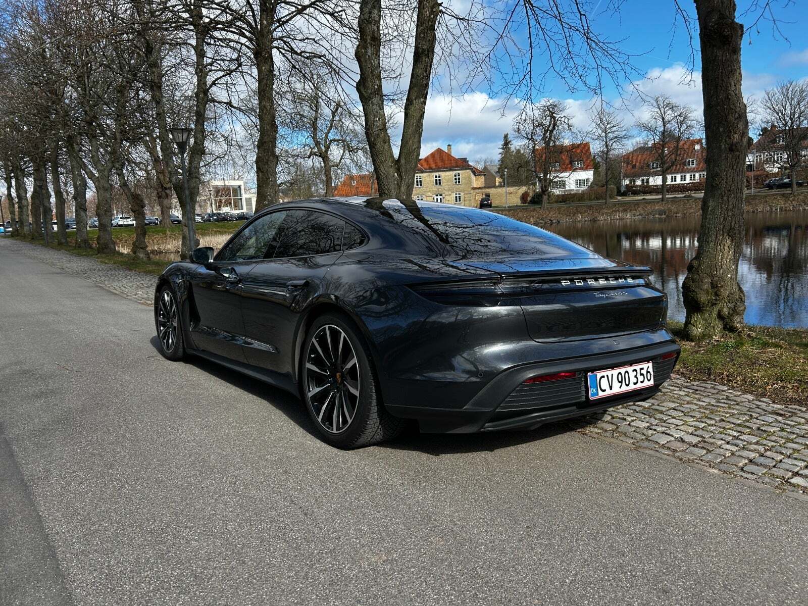 Porsche Taycan 4S