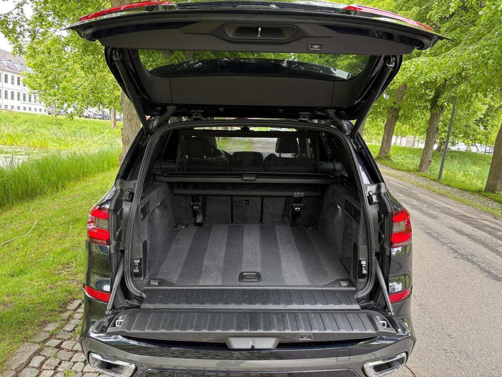 Blå BMW X5 fra 2019