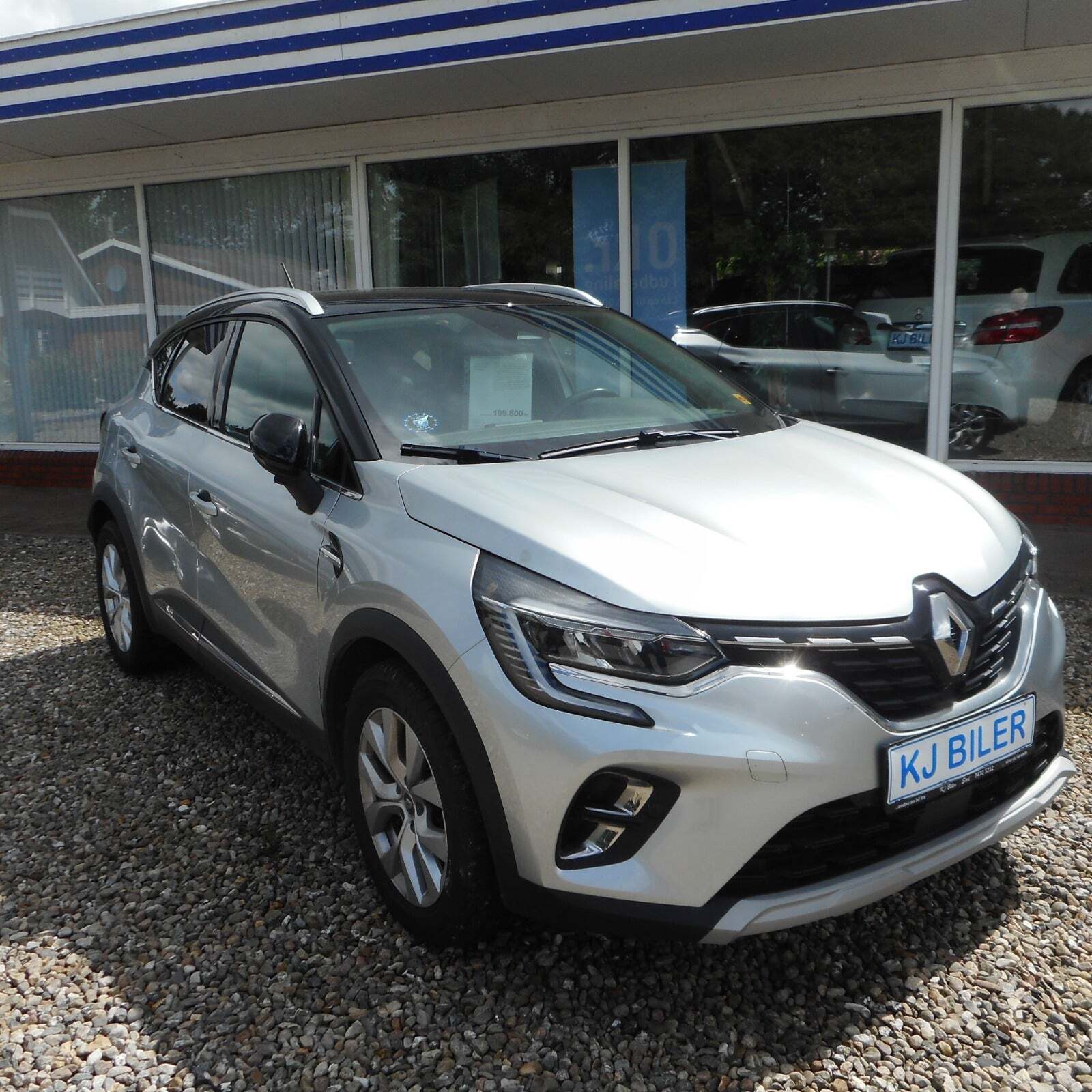 Grå Renault Captur fra 2020