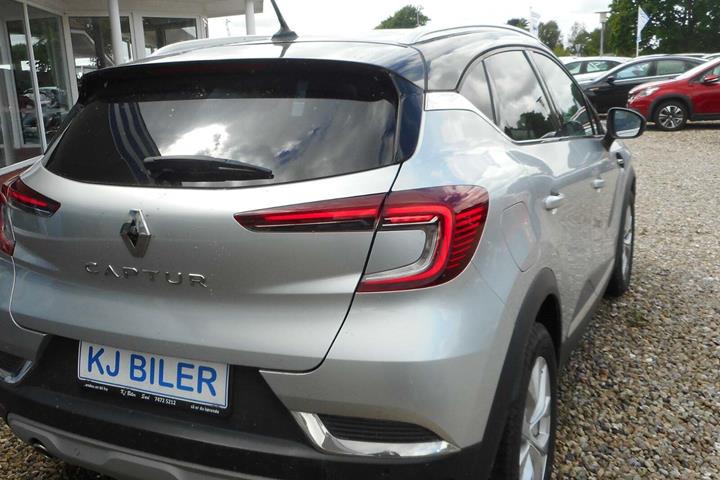 Grå Renault Captur fra 2020