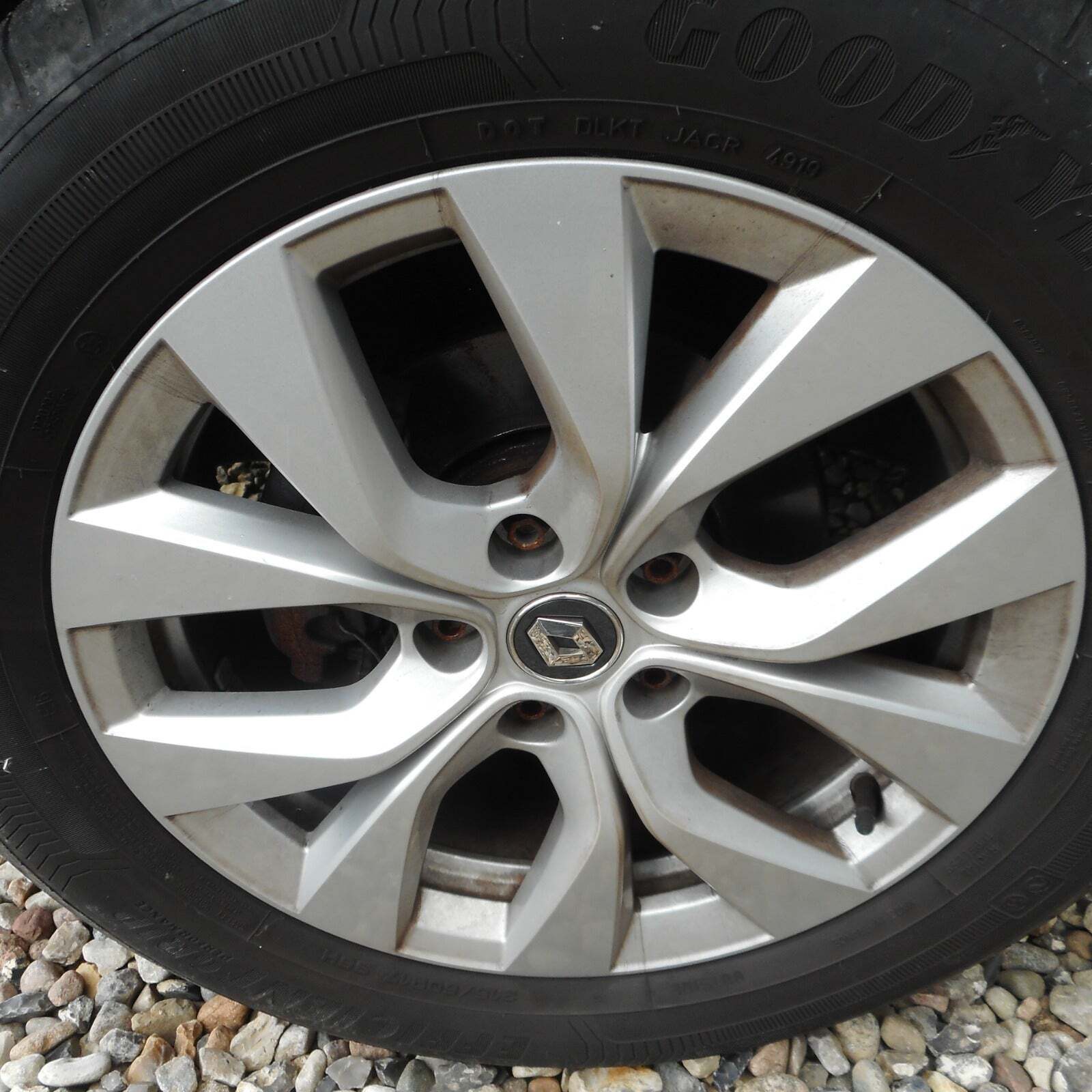 Grå Renault Captur fra 2020