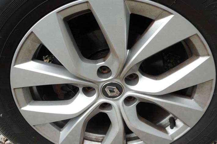 Grå Renault Captur fra 2020