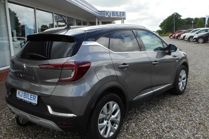 Grå Renault Captur fra 2020