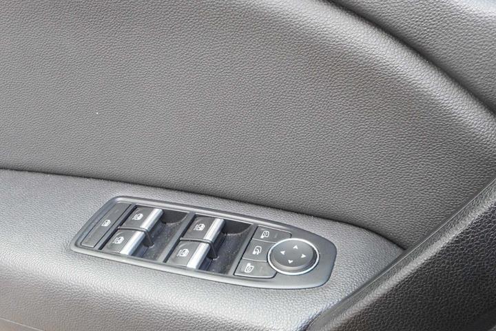 Grå Renault Captur fra 2020