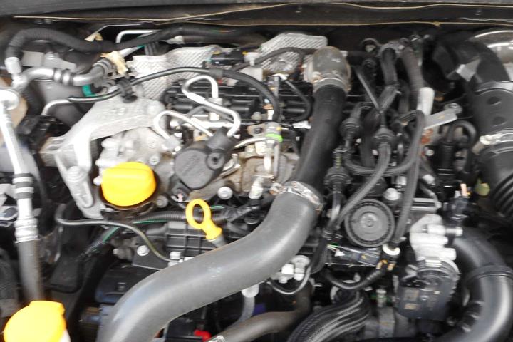 Grå Renault Captur fra 2020