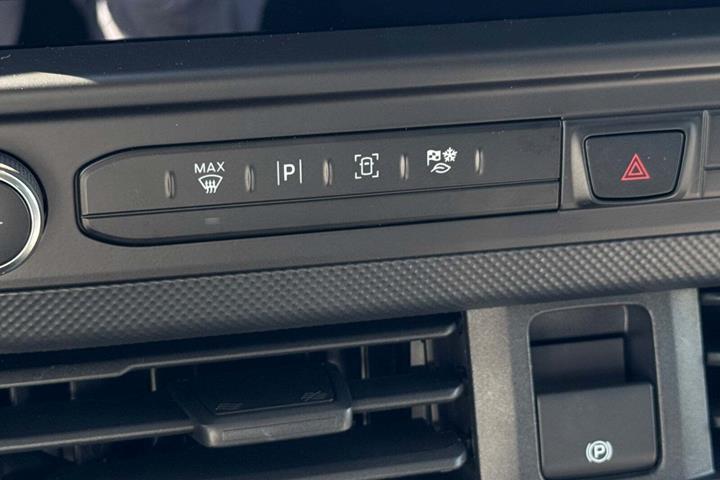 undefined Ford Transit Custom 320 L2 fra 2025 set indefra