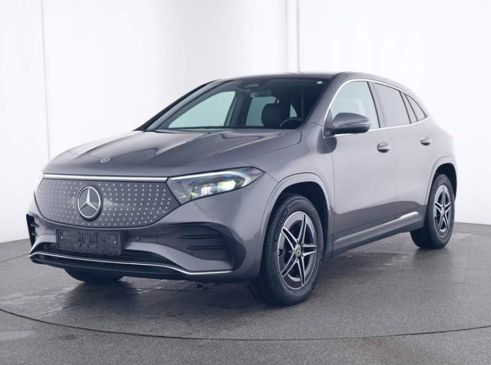 Grå Mercedes EQA250+ fra 2024 set udefra