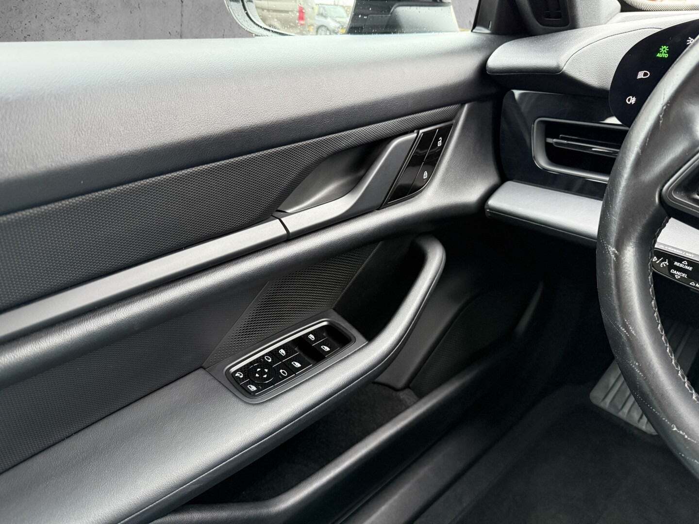 Sort Porsche Taycan fra 2021