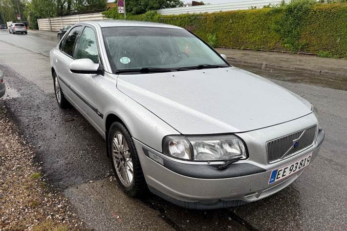 Grå Volvo S80 fra 2000