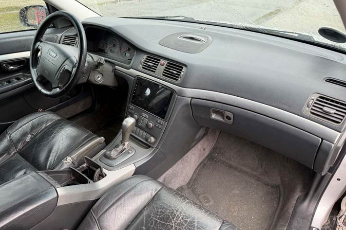 Grå Volvo S80 fra 2000