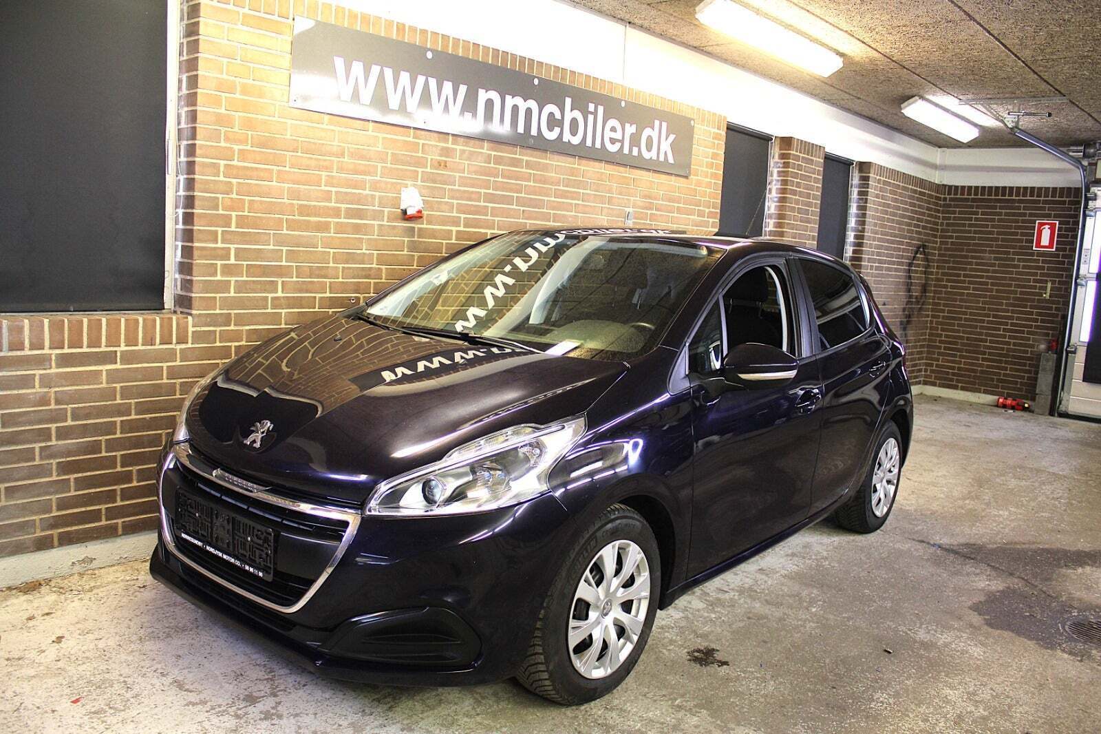 Blå Peugeot 208 fra 2016