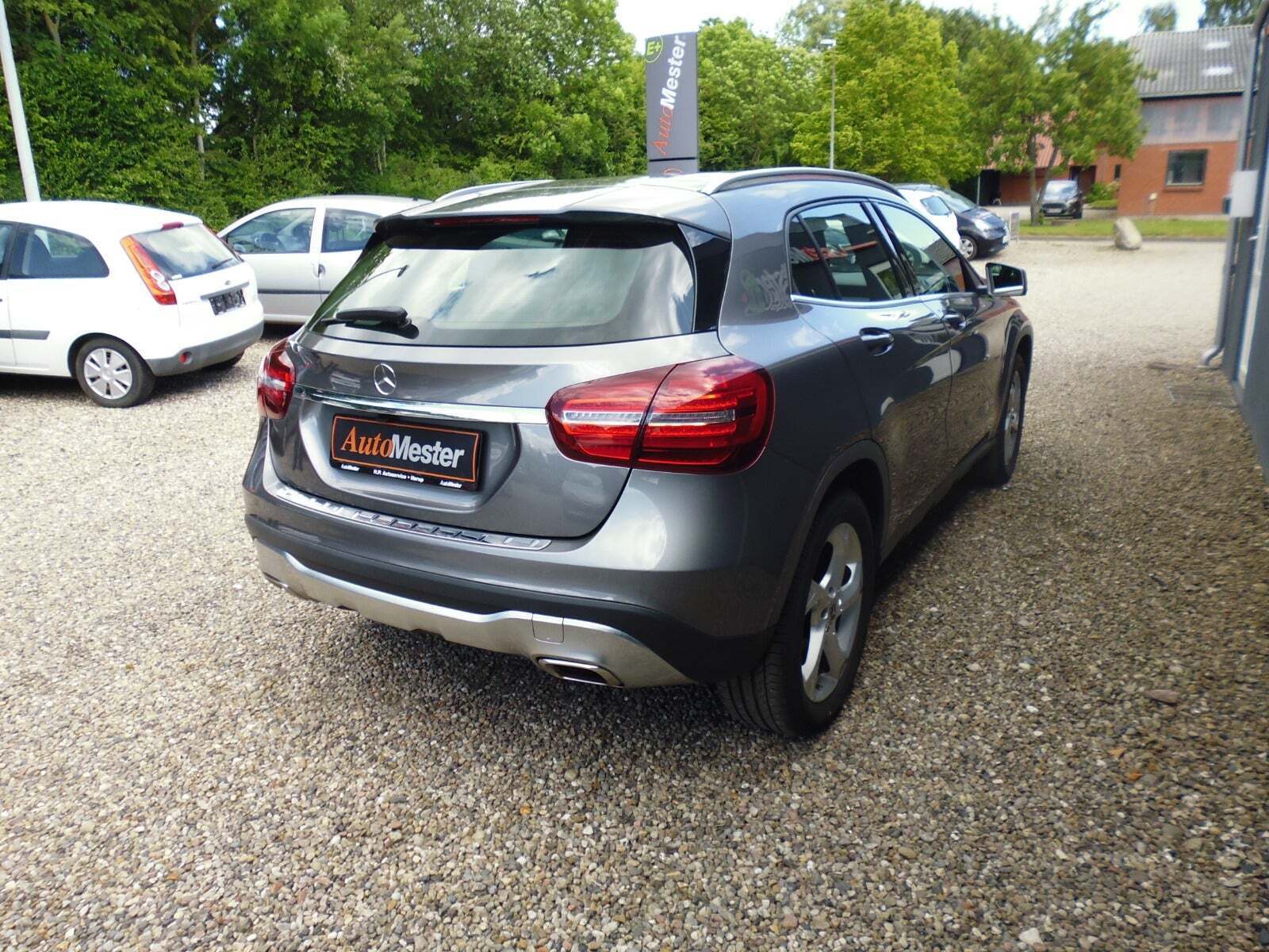 undefined Mercedes GLA200 fra 2019