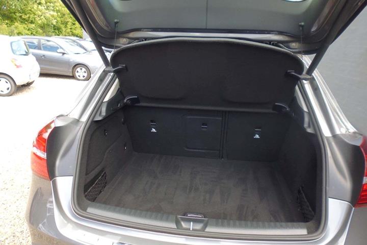 undefined Mercedes GLA200 fra 2019 set udefra