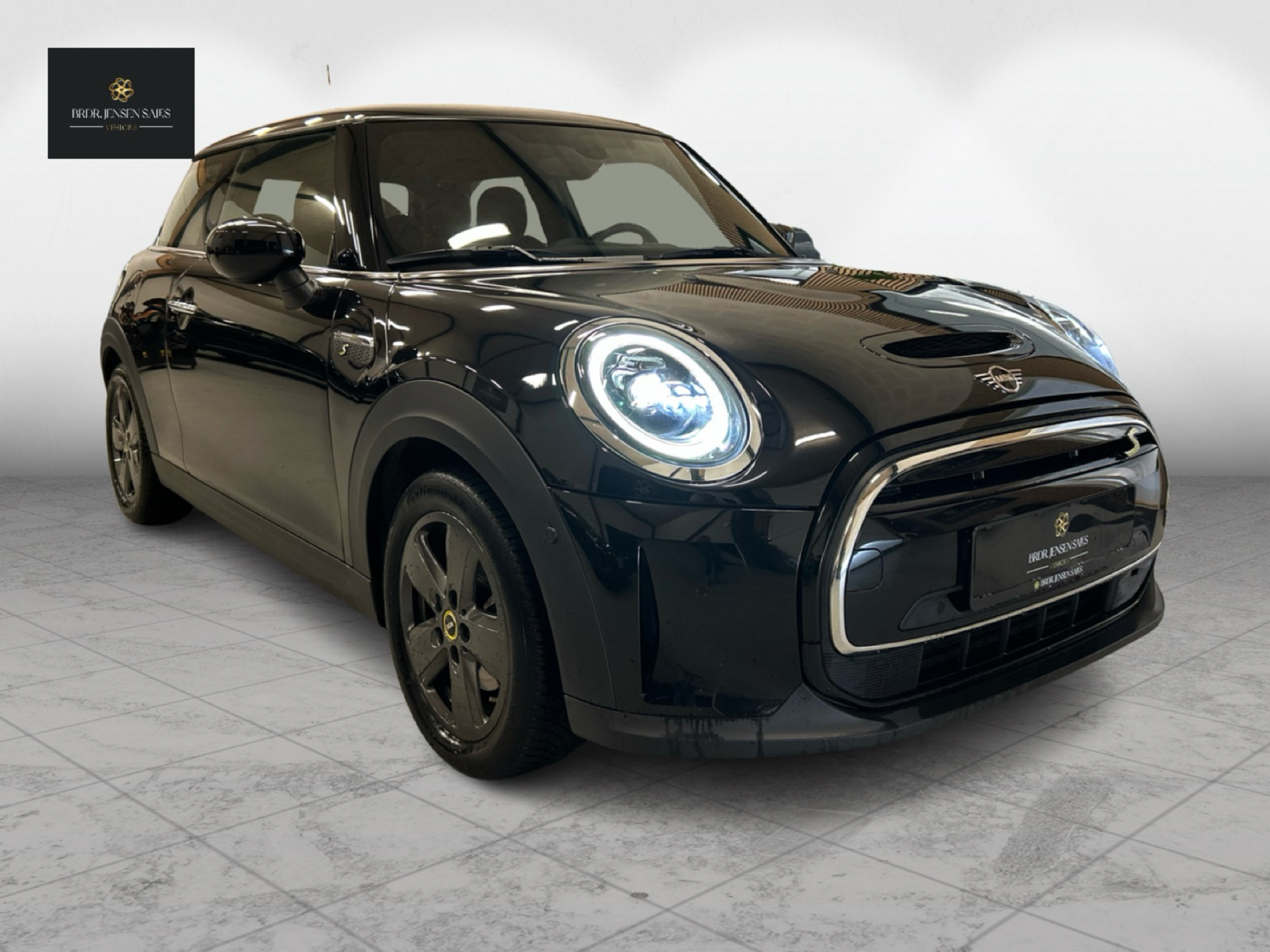 Sort Mini Cooper fra 2022 set udefra