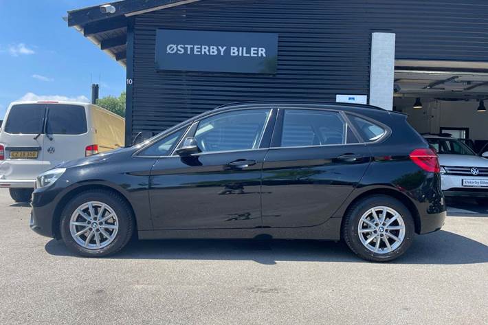 Sort BMW 218i fra 2015