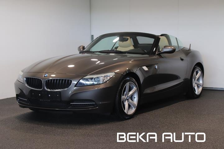 Brun BMW Z4 fra 2010 set udefra